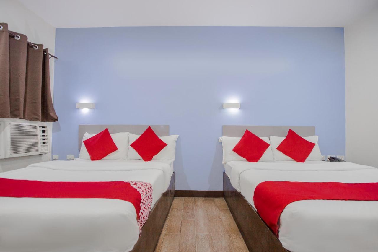 Oyo 637 Fox Hotel Кесон-Сити Экстерьер фото