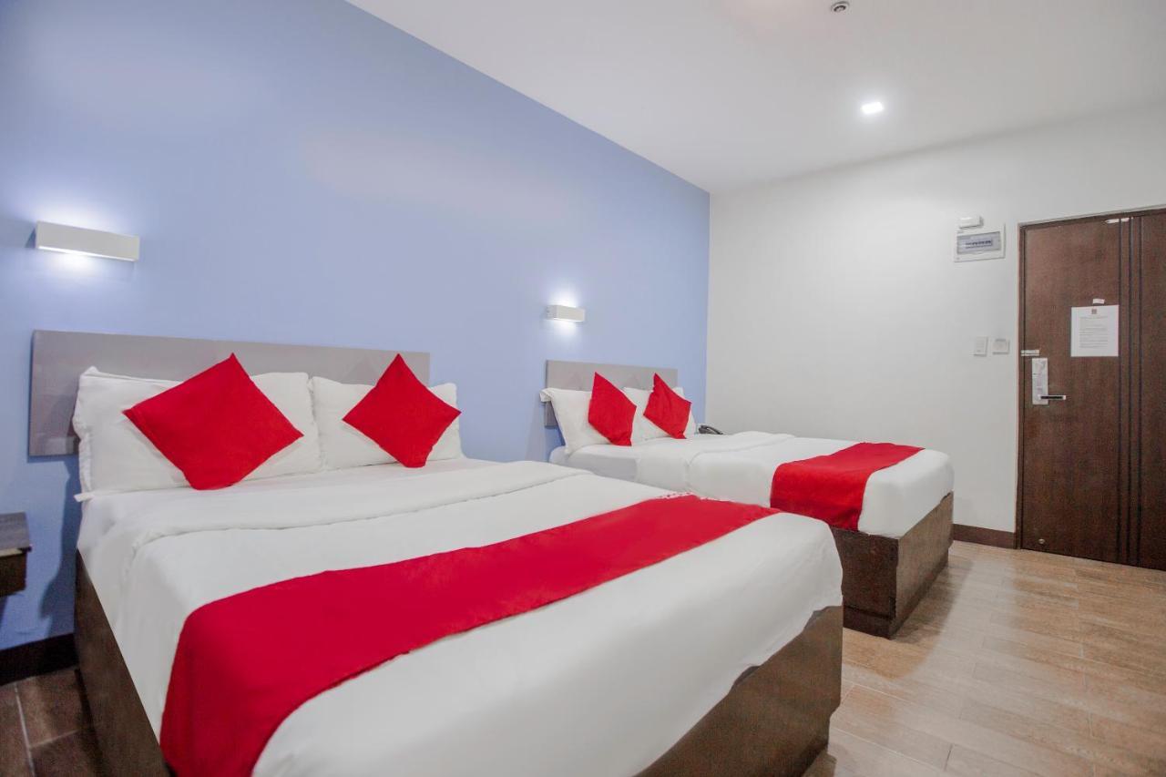 Oyo 637 Fox Hotel Кесон-Сити Экстерьер фото