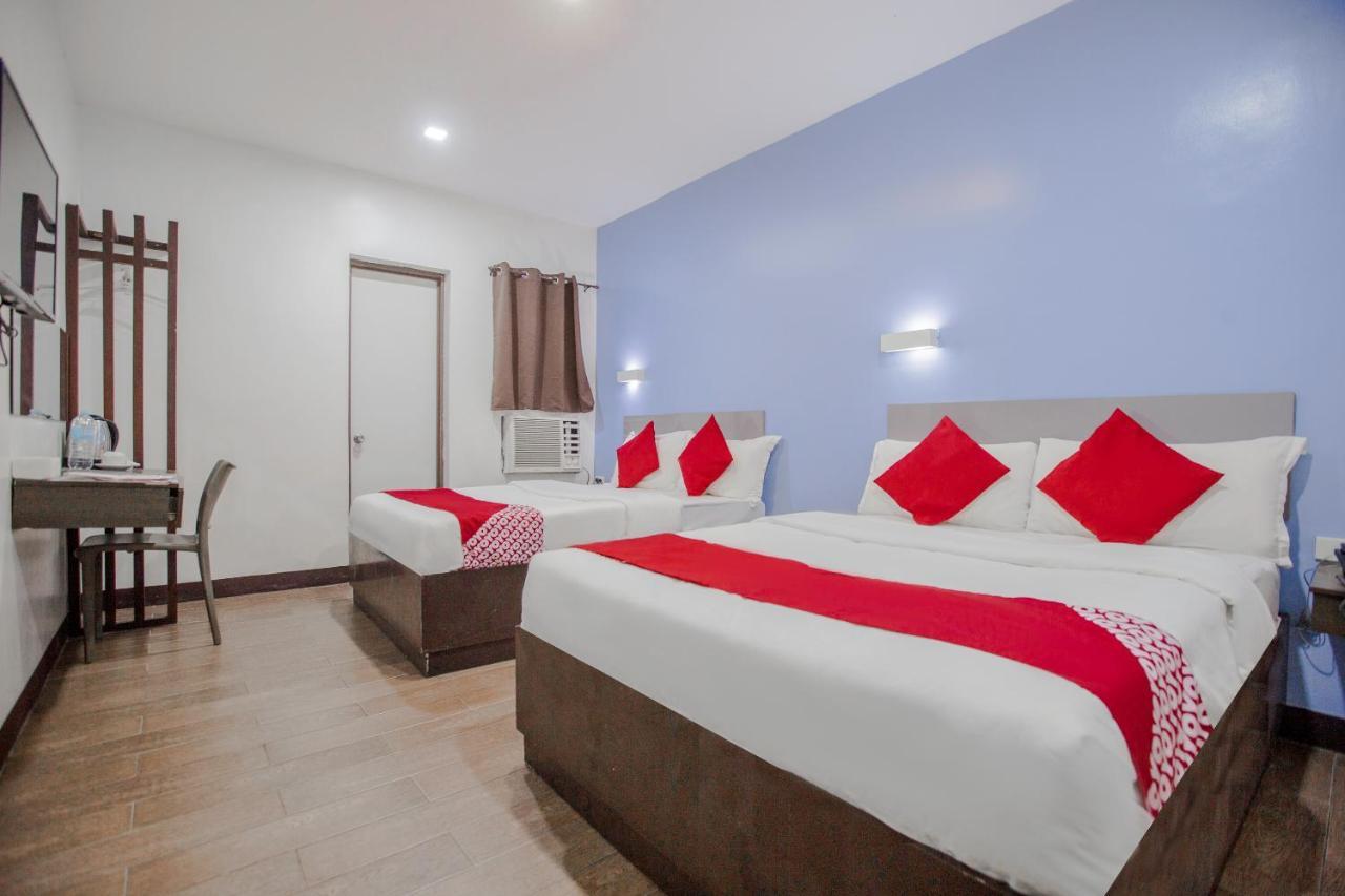 Oyo 637 Fox Hotel Кесон-Сити Экстерьер фото