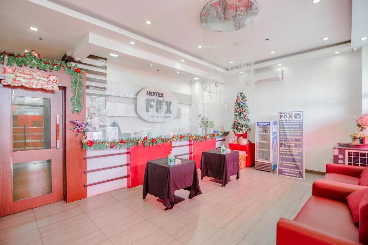Oyo 637 Fox Hotel Кесон-Сити Экстерьер фото