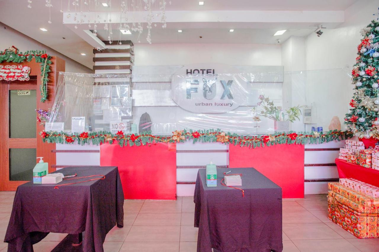 Oyo 637 Fox Hotel Кесон-Сити Экстерьер фото